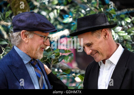 UK-premiere von THE BFG auf 17.07.2016 im ODEON Leicester Square, London. Im Bild: Mark Rylance, Steven Spielberg. Bild von Julie Edwards Stockfoto