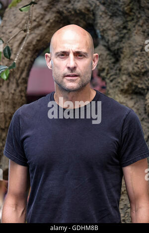 UK-premiere von THE BFG auf 17.07.2016 im ODEON Leicester Square, London. Auf dem Bild: Mark Strong. Bild von Julie Edwards Stockfoto