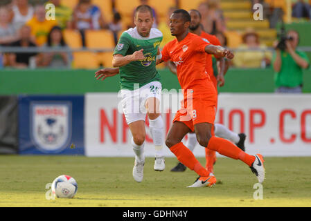 St. Petersburg, Florida, USA. 16. Juli 2016. Tampa Bay Rowdies Mittelfeldspieler Joe Cole (26) in Aktion gegen Puerto Rico FC während eines NASL-Spiel im Al Lang Stadion am 16. Juli 2016 in St. Petersburg, Florida.ZUMA Presse/Scott A. Miller © Scott A. Miller/ZUMA Draht/Alamy Live News Stockfoto