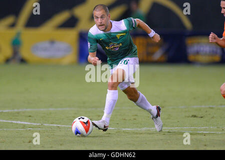 St. Petersburg, Florida, USA. 16. Juli 2016. Tampa Bay Rowdies Mittelfeldspieler Joe Cole (26) in Aktion gegen Puerto Rico FC während eines NASL-Spiel im Al Lang Stadion am 16. Juli 2016 in St. Petersburg, Florida.ZUMA Presse/Scott A. Miller © Scott A. Miller/ZUMA Draht/Alamy Live News Stockfoto