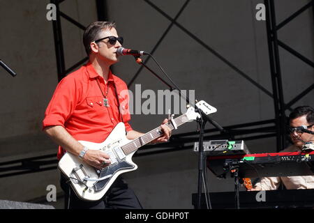 London, England, Vereinigtes Königreich: 17. Juli 2016: Calexico preforms auf der Zitadelle Festival 2016 im Victoria Park, London, UK. Foto: siehe Li Stockfoto