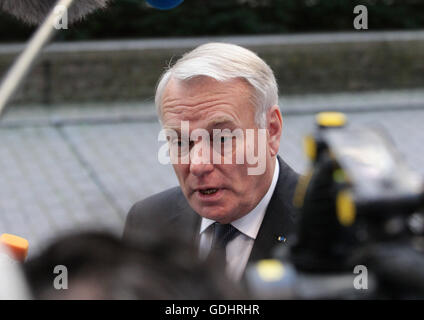 Brüssel, Belgien. 18. Juli 2016. Jean-Marc Ayrault französischer Minister für auswärtige Angelegenheiten kommt auf der Tagung des Rates für auswärtige Angelegenheiten des Europäischen Rates stattfindet. Bildnachweis: Leonardo Hugo Cavallo/Alamy Live-Nachrichten Stockfoto