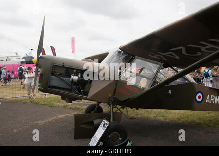 Farnborough, Großbritannien, 15. Juli 2016, Armee-Flugzeug auf der Farnborough International Airshow 2016 © Keith Larby/Alamy Live News Stockfoto