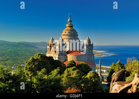 Portugal, Minho: Spektakuläre Aussicht bis zur Mündung des Flusses Lima vom Heiligtum Santa Luzia in Viana do Castelo Stockfoto