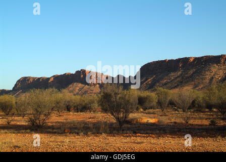 Geographie / Reisen, Australien, Landschaften, West Mac Donnell Range, Felsformation in der Nähe Namatjira Drive, Stockfoto