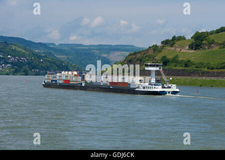 Container Schiff auf dem Rhein Deutschland. Stockfoto