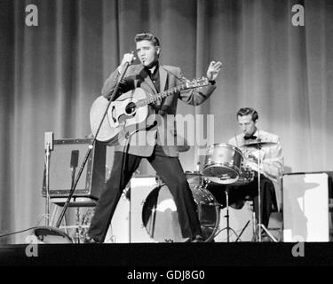 Elvis Presley, auf der Bühne, 26. Mai 1956. Stockfoto