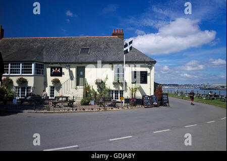 Das Mount Edgcumbe Pub am Cremyll, Rame Halbinsel Cornwall UK Stockfoto