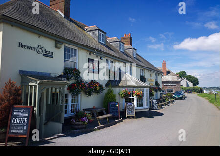 Das Mount Edgcumbe Pub am Cremyll, Rame Halbinsel Cornwall UK Stockfoto