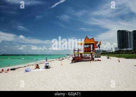 Bademeister Stand am Südstrand, 24th Street, entworfen von William Lane - Miami, Florida Stockfoto