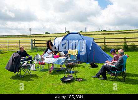 Camping auf dem Bauernhof Knotlow Campingplatz in der Nähe von Flagg, Buxton, Derbyshire, England UK Stockfoto