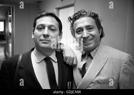 Allyn Z. Baum, links, und Tony Vaccaro. Stockfoto