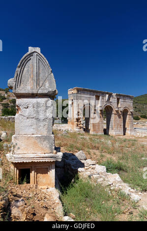 Lykischen Gräbern, Überreste der alten lykischen Stadt Patara in der Nähe von Kalkan, Lykische Küste, in der Nähe von Kas, Türkei, Asien. Stockfoto