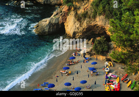 das Echo auf den Meer-Strand in der Nähe von Lerici Stadt (La Spezia, Ligurien, Italien) - la Spiaggia Eco del Mare, Fra Lerici e Tellaro (La Spezia) Stockfoto