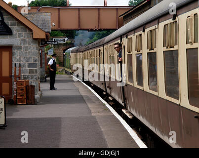 Bahn verlassen Watchet Station, Watchet, Somerset, UK Stockfoto