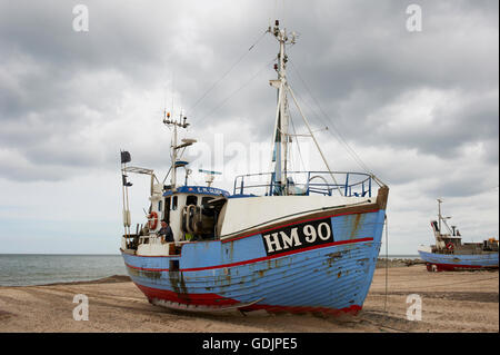 Fischkutter am Strand von Thorup Strand, Thy, Jütland, Dänemark Stockfoto