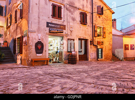 Souvenir-Shop in der Stadt Groznjan Stockfoto