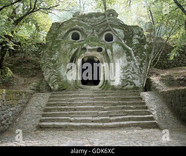 Geographie / Reisen, Italien, Viterbo, Garten und Park, von Bomarzo, The Holy Forest (Parco dei Mostri) Garten Sacro Bosco, Fabelwesen aus Stein gebaut: 1522 in der Reihenfolge der Duke Vicino Orsini, Stockfoto