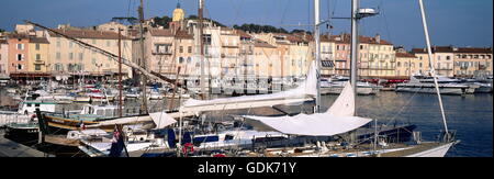 Geographie / Reisen, Frankreich, Saint Tropez, Häfen, Hafen und Stadt, Stockfoto