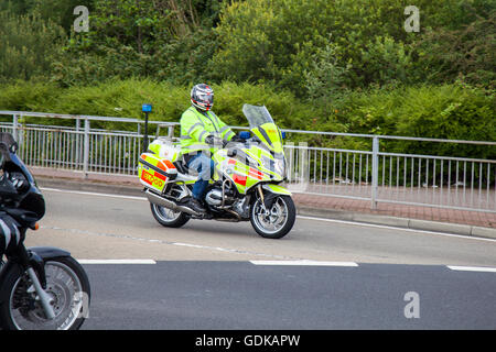 NW Blood Bikes Rapid response Medical Transport Service, NHS Emergency Motorcycle, Riders Volunteers Lancs and Lakes at Leyland, UK. North West Blood Bikes, Kurier dringend und Notfall medizinische Gegenstände in Lancashire Stockfoto