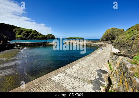 Mullion Cove Harbour Cornwall England UK Stockfoto