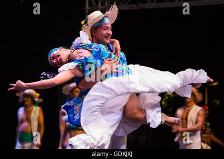 Inspiraciones Costarricenses aus San Jose, Costa Rica, Auftritt beim 28. Folkart International CIOFF Folklore Festival, Sub Folklorefestival von Festival Lent, eines der größten Outdoor-Festivals in Europa. Folkart, Festival Lent, Maribor, Slowenien, 2016. Stockfoto