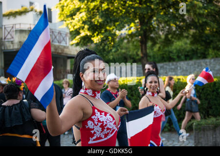 Inspiraciones Costarricenses aus San José, Costa Rica, Auftritt beim 28. Folkart International CIOFF Folklore Festival, Sub Folklorefestival von Festival Lent, eines der größten Outdoor-Festivals in Europa. Folkart, Festival Lent, Maribor, Slowenien, 2016. Stockfoto