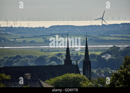 Lancaster ist die Kreisstadt von der historischen Grafschaft Lancashire, England Landschaft Flugzeug Blick auf das Meer Küste Küste iris Stockfoto