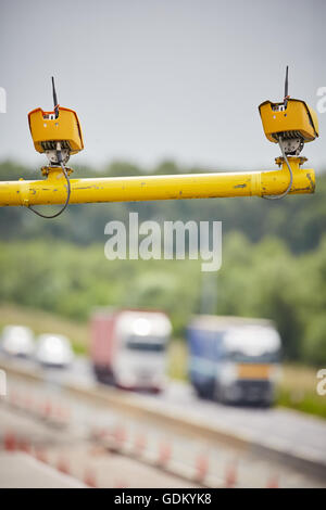 Cheshire M6 Autobahn Vektor aus der Familie der SPECS Durchschnittsgeschwindigkeit Kamerasysteme nutzen State-Of-The-Art video-System mit A Stockfoto