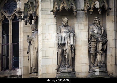 Manchester-Sandstein carving Steinmetz arbeiten am Rathaus von Manchester äußere detail Stockfoto