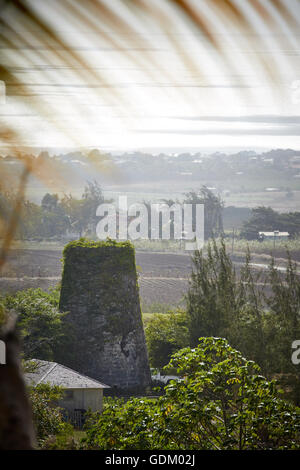 alte Windmühle stillgelegten Waterpower Plantage sauber schöne Karibische Meer South West Coast Resort Aussicht Barbados Küste unab Stockfoto