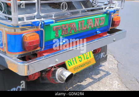 Berühmten Tuk-Tuk parkte auf der Straße in Bangkok Thailand. Stockfoto