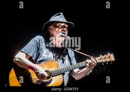 Mailand, Italien. 18. Juli 2016. Neil Young führt live auf Markt-Sound in Mailand, Italien, am 18. Juli 2016 Credit: Mairo Cinquetti/Alamy Live News Stockfoto