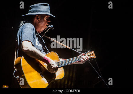 Mailand, Italien. 18. Juli 2016. Neil Young führt live auf Markt-Sound in Mailand, Italien, am 18. Juli 2016 Credit: Mairo Cinquetti/Alamy Live News Stockfoto