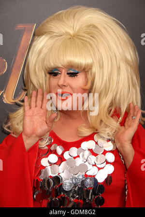 New York, USA. 18. Juli 2016. LADY BUNNY besucht die New Yorker Premiere von "Absolutely Fabulous: The Movie" im SVA Theatre statt. Bildnachweis: Nancy Kaszerman/ZUMA Draht/Alamy Live-Nachrichten Stockfoto