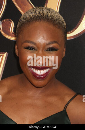 New York, USA. 18. Juli 2016. Schauspielerin CYNTHIA ERIVO besucht die New Yorker Premiere von "Absolutely Fabulous: The Movie" im SVA Theatre statt. Bildnachweis: Nancy Kaszerman/ZUMA Draht/Alamy Live-Nachrichten Stockfoto