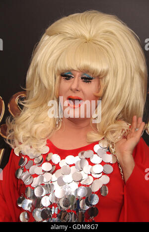 New York, USA. 18. Juli 2016. LADY BUNNY besucht die New Yorker Premiere von "Absolutely Fabulous: The Movie" im SVA Theatre statt. Bildnachweis: Nancy Kaszerman/ZUMA Draht/Alamy Live-Nachrichten Stockfoto