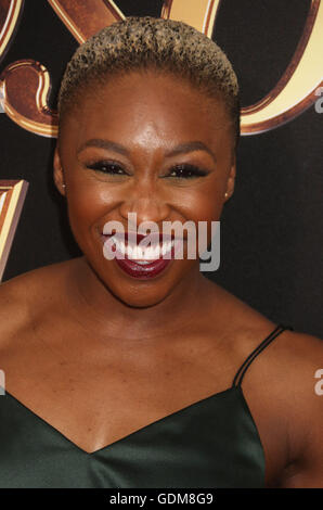 New York, USA. 18. Juli 2016. Schauspielerin CYNTHIA ERIVO besucht die New Yorker Premiere von "Absolutely Fabulous: The Movie" im SVA Theatre statt. Bildnachweis: Nancy Kaszerman/ZUMA Draht/Alamy Live-Nachrichten Stockfoto