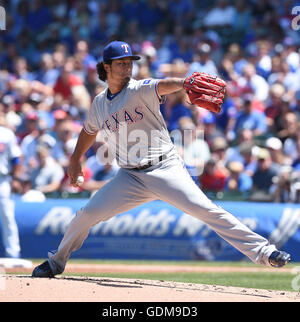 Chicago, Illinois, USA. 16. Juli 2016. Yu Darvish (Rangers) MLB: Yu Darvish der Texas Rangers Stellplätze während der Major League Baseball Spiel gegen die Chicago Cubs im Wrigley Field in Chicago, Illinois, Vereinigte Staaten von Amerika. © AFLO/Alamy Live-Nachrichten Stockfoto