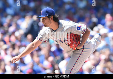 Chicago, Illinois, USA. 16. Juli 2016. Yu Darvish (Rangers) MLB: Yu Darvish der Texas Rangers Stellplätze während der Major League Baseball Spiel gegen die Chicago Cubs im Wrigley Field in Chicago, Illinois, Vereinigte Staaten von Amerika. © AFLO/Alamy Live-Nachrichten Stockfoto