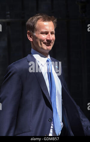 Downing Street, London, 19. Juli 2016. Gesundheitsminister Jeremy Hunt verlässt das erste volle Kabinett treffen seit dem Amtsantritt von Premierminister Theresa May. Bildnachweis: Paul Davey/Alamy Live-Nachrichten Stockfoto