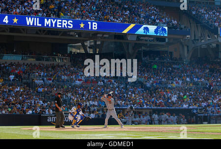 San Diego, CA, USA. 12. Juli 2016. SAN DIEGO, CA - 12. JULI 2016 - | Padres Wil Myers Fledermäuse in der All-Star Game im Petco Park. © K.c. Alfred/San Diego Union-Tribune/ZUMA Draht/Alamy Live-Nachrichten Stockfoto