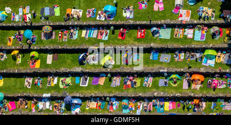 Witten, Deutschland. 19. Juli 2016. Luftaufnahme, Liegewiese, Annenbad Freibad, Huellberg, Witten, Ruhrgebiet und Umgebung, North Rhine-Westphalia, Deutschland, Europa-Credit: Hans ↑/Alamy Live News Stockfoto