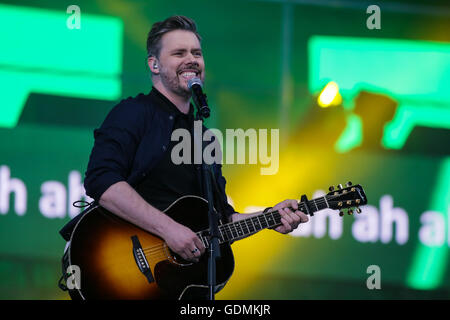 Jean Francois Breau führt bei der St-Jean-Show auf der Plains Of Abraham in Québec (Stadt) während der Fête Nationale du Québec, Donnerstag, 23. Juni 2016. Stockfoto