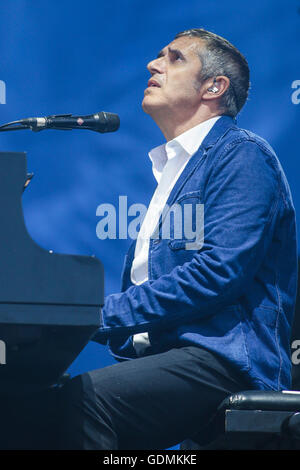 Julien Clerc führt bei dem Festival d'ete de Québec in Québec (Stadt) Donnerstag, 14. Juli 2016. Stockfoto