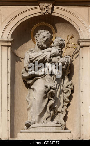 Saint-Joseph auf barocke Jesuitenkirche. Die Kirche wurde zwischen 1623 und 1627 gebaut. in Wien, Österreich am 10. Oktober 2014. Stockfoto