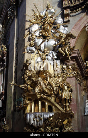 Innenansicht des berühmten St.-Peter Kirche (Peterskirche) in Wien Stockfoto