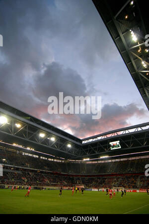 2. Bundesliga Fußball Liga, Saison 2010-2011, 2. Runde, Fortuna Düsseldorf - Hertha BSC Berlin 1:2, Abendhimmel über der Stockfoto