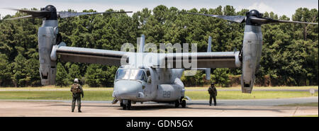 V-22 Osprey STOL-Flugzeug Rollen vor nehmen Sie am Flughafen von Horace Williams, Chapel Hill, NC, USA Stockfoto