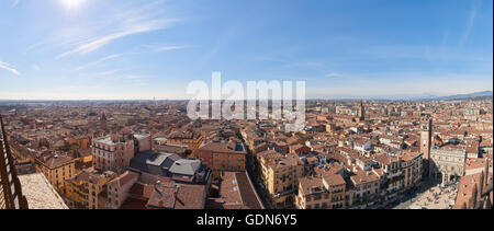 Ansicht von Westen-Verona Südstadt von Torre dei Lamberti Stockfoto